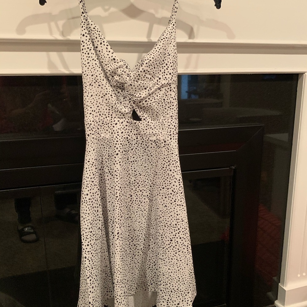 Black and white dress. Lightweight small